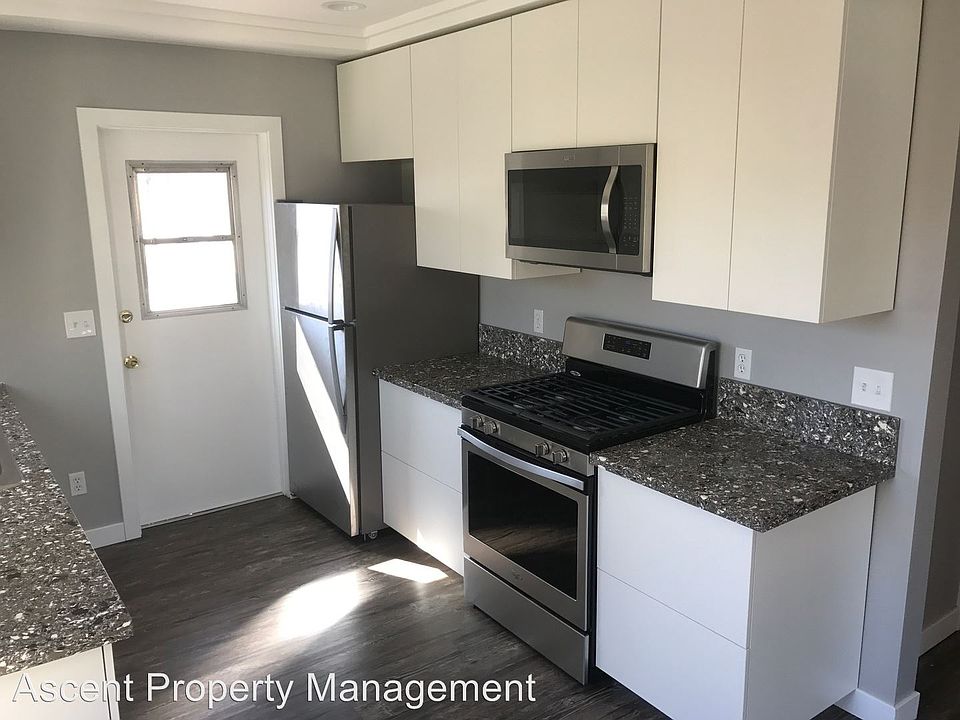 1st image of 214-220 B Ave #220