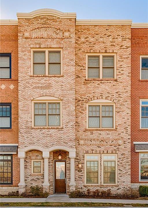 1st image of 414 NE 2nd St #81