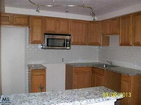 4th image of 21533 Barton St
