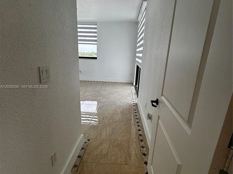 2301 SW 27th Ave #503 — Photo 10