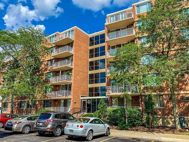 1st image of 2211 S Highland Ave #6