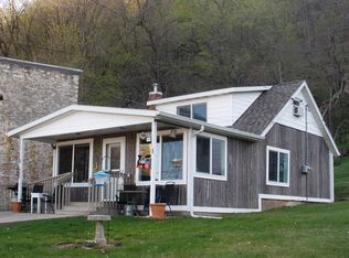 921 N Front St, Lansing, IA 52151