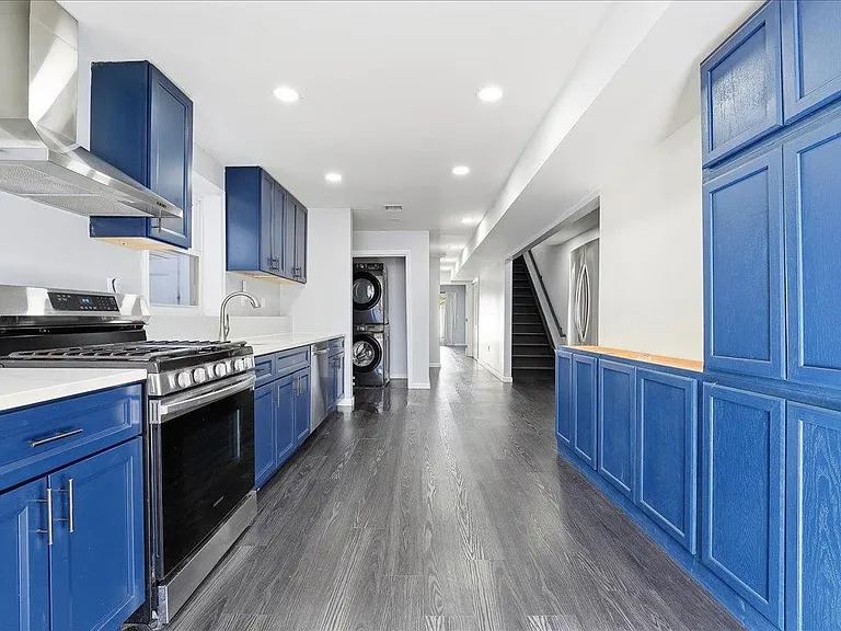 225 Freeman Ave #1 — Photo 3