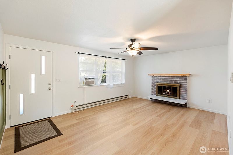 4th image of 8825 Quinault Drive NE