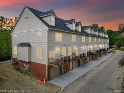555 Village Ln, Milford, MI, 48381