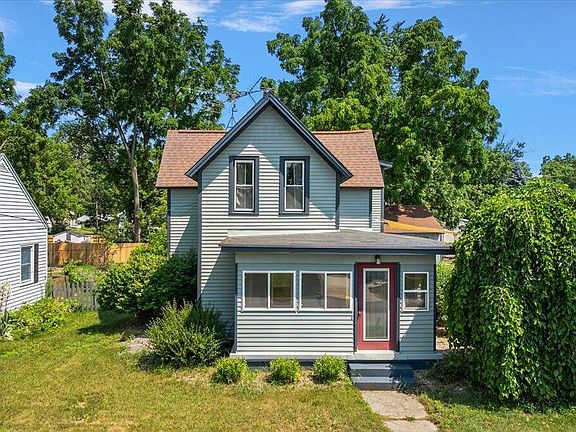 2nd image of 903 Cogswell St NW
