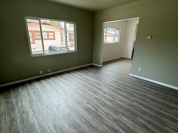 2nd image of 211 N Chapel Ave