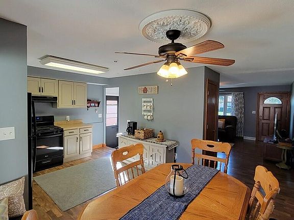 3rd image of 6287 Saylor Dr
