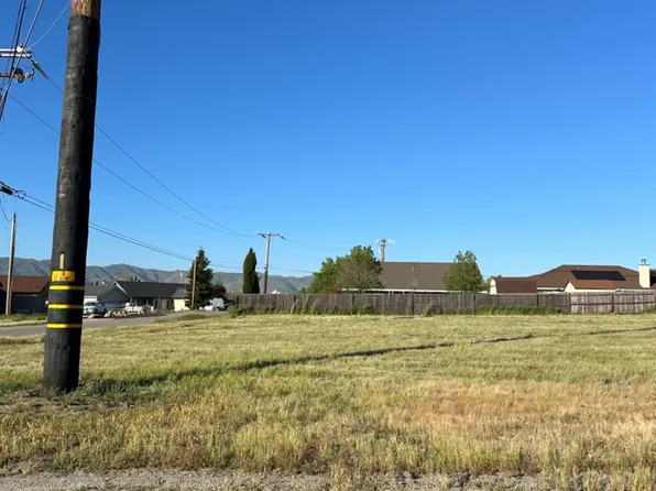18130 Bold Venture Dr #14, Tehachapi, CA 93561