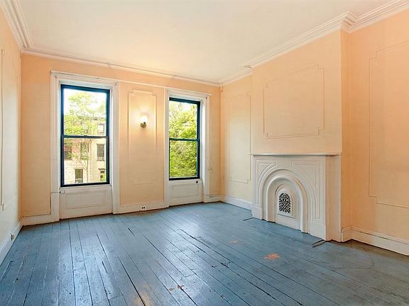 3rd image of 36 Park Pl