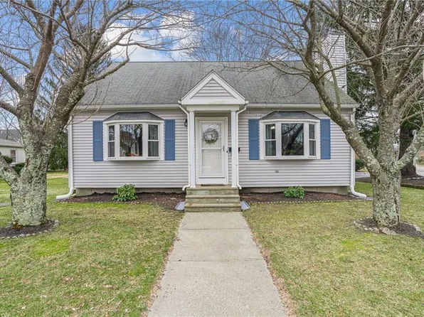21 Portland St, Lincoln, RI 02838