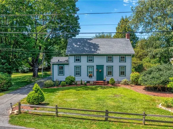 2003 Crandall Rd, Tiverton, RI 02878