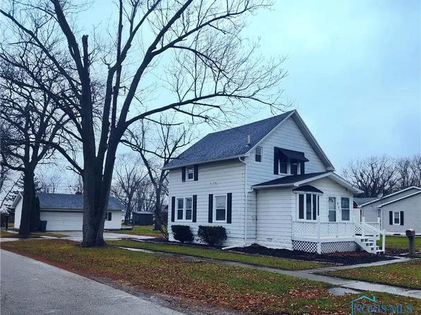 902 Cherry St, Genoa, OH 43430