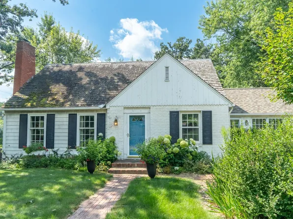 145 Hickory St, Saint Paul, MN 55115