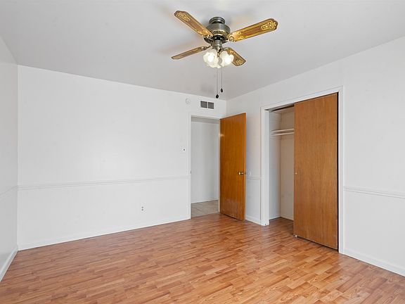 5th image of 203 Margaret Ln