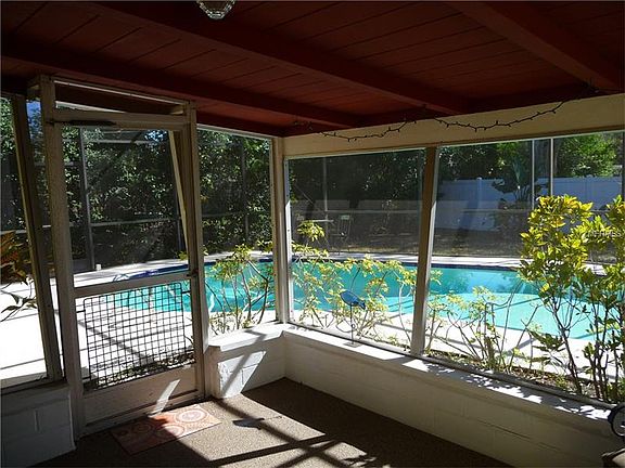 4th image of 1443 Croydon Dr