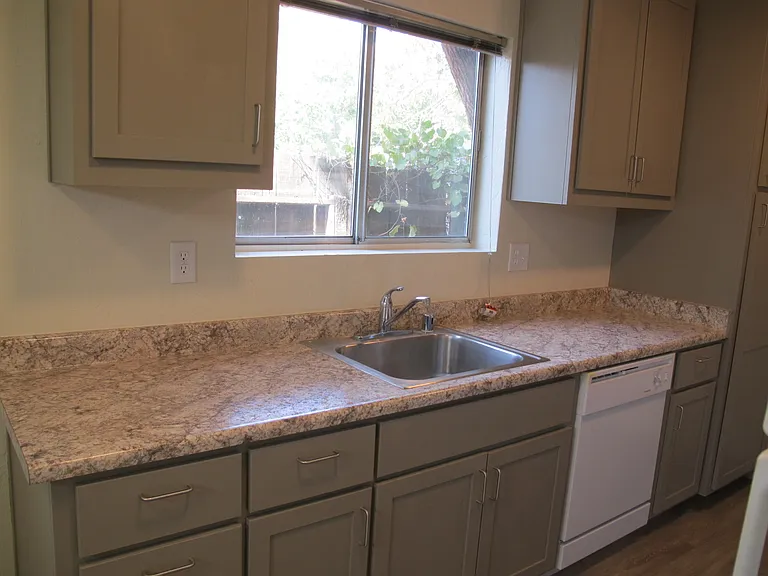 1517 Arbutus Ave #1 — Photo 14