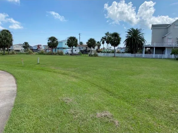 14207 Treasure Ct, Galveston, TX 77554