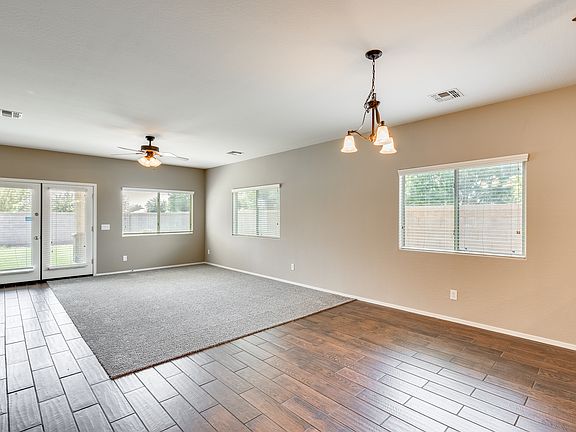 3rd image of 669 W Stanley Ave