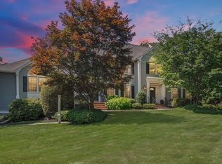 2 Crestview Rd, Bedford, MA 01730