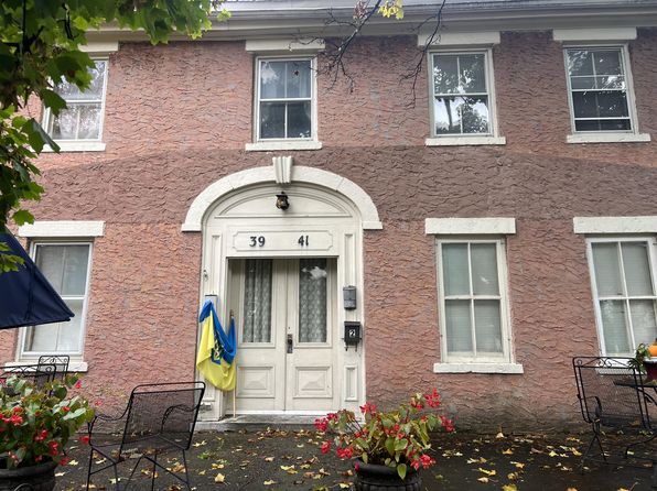 39-41 Lake St #2, Le Roy, NY 14482