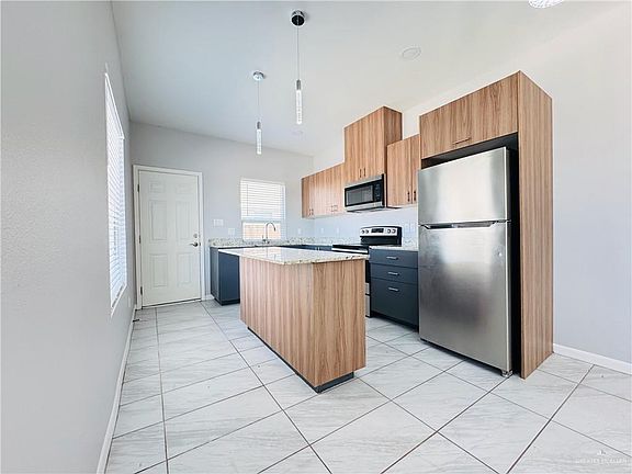 3rd image of 3913 Bella Costa Dr #1