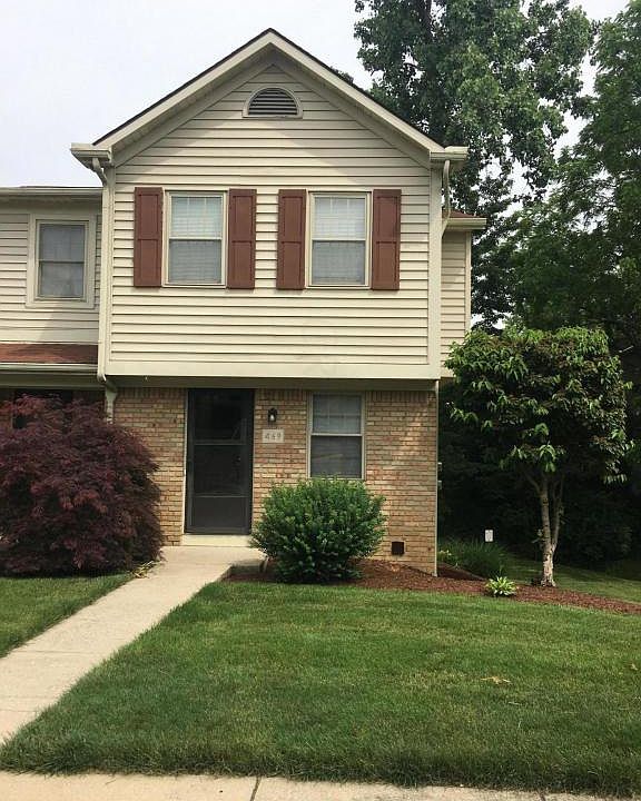 1st image of 469 W Foxtrail Cres