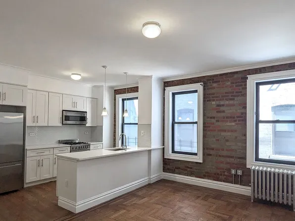 2475 38th St #A8, Queens, NY 11103