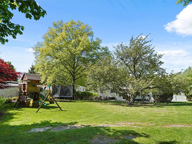 97 Hanson Ln — Photo 38