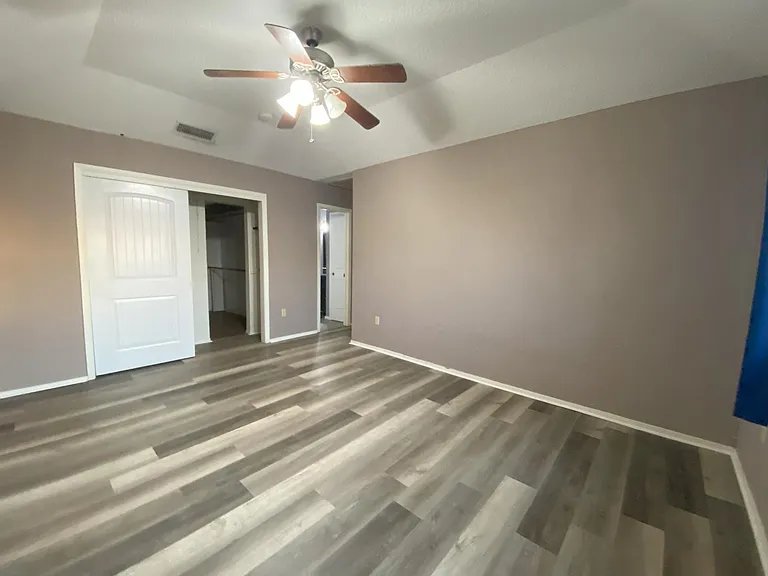 8026 Bonnie Cir — Photo 10