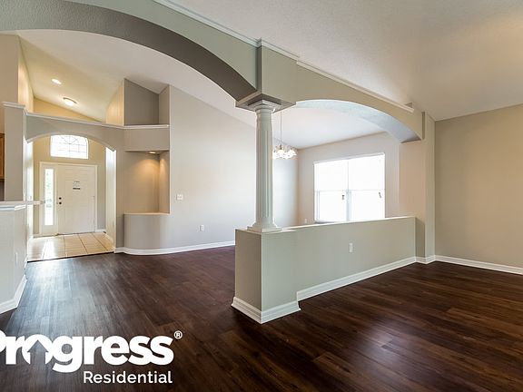 3rd image of 2471 Winfield Dr