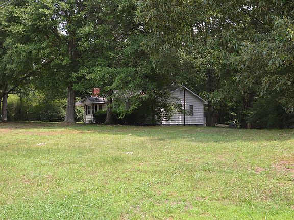 5th image of 305 Lark Ln