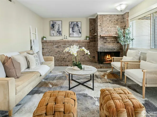 9515 NE 180th Street #C101, Bothell, WA 98011