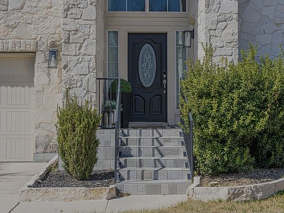 3rd image of 334 Eglington Way
