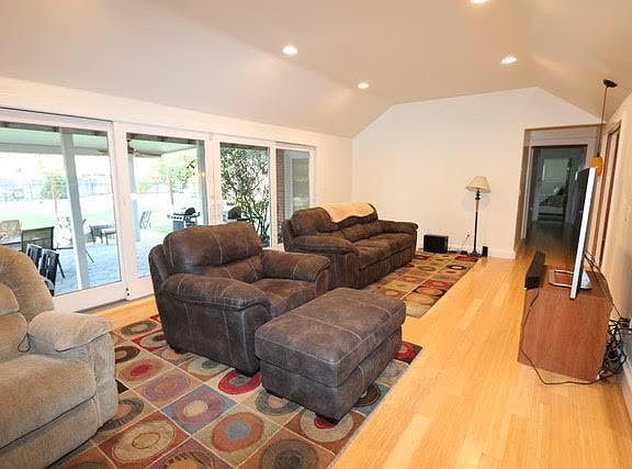 5th image of 3155 Barberry Ln
