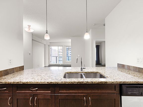2nd image of 108 25th Ave SW #401