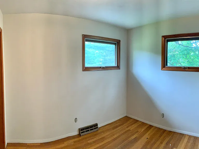 648 Bedford Rd — Photo 12