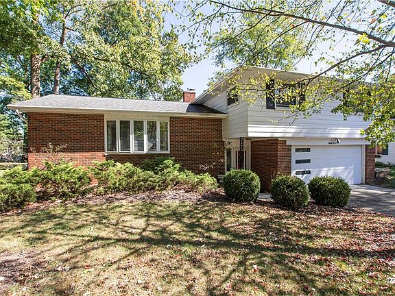 2nd image of 8041 Oxford Dr