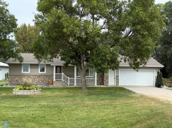 1908 380th St, Breckenridge, MN 56520