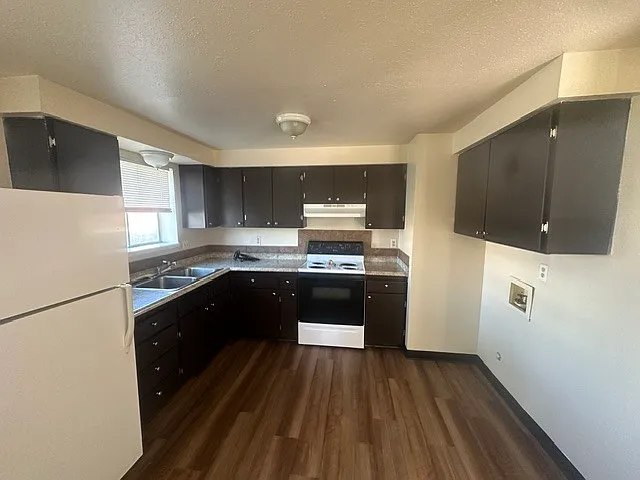 2 bed, 1.0 bath, 900 sqft, $1,375 — Photo 2