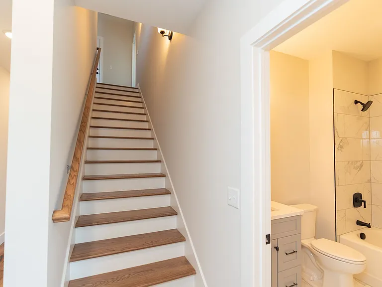 1039 Montague Pl — Photo 33