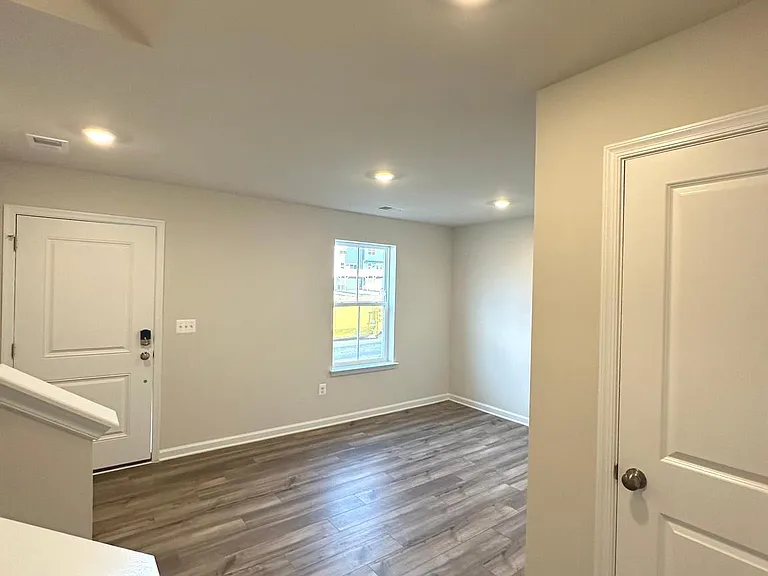 271 Swan Field Ave — Photo 10