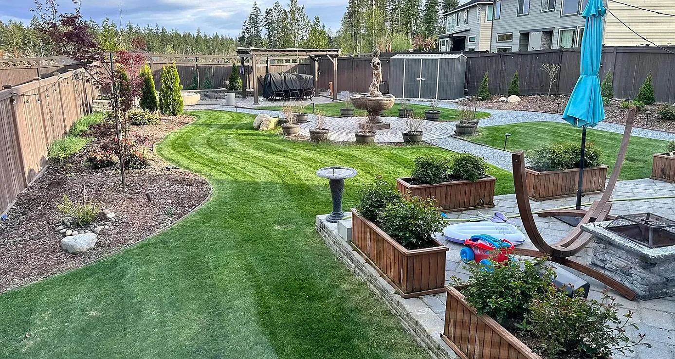 4 bed, 4000 sqft, $3,998 — Photo 1
