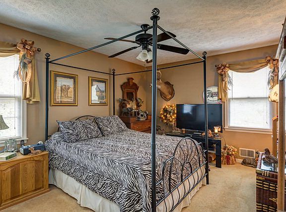 2nd image of 1319 Deep Wood Ct