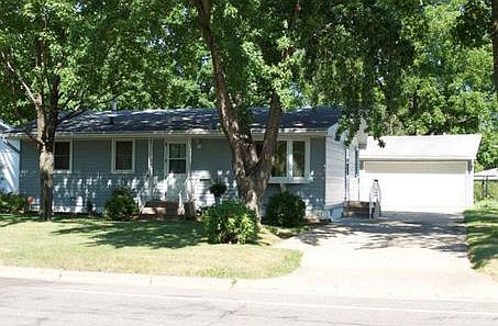 1st image of 916 25th Ave N