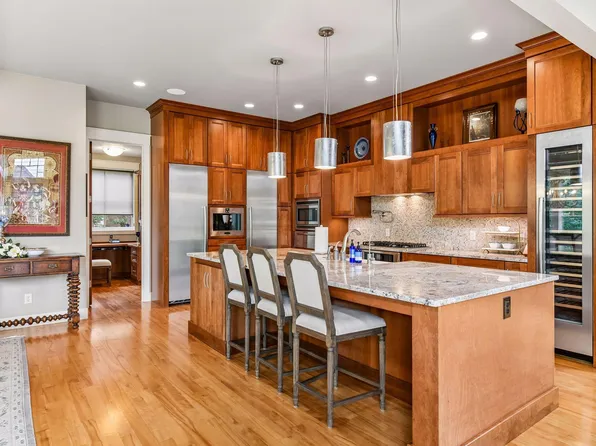 2224 Portico Grn, Wayzata, MN 55391