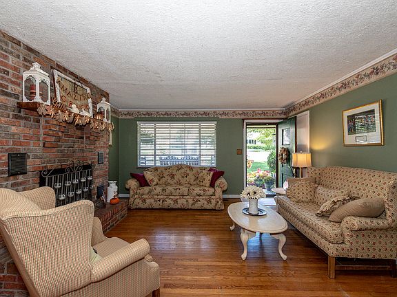 3rd image of 505 Gilliland Ln