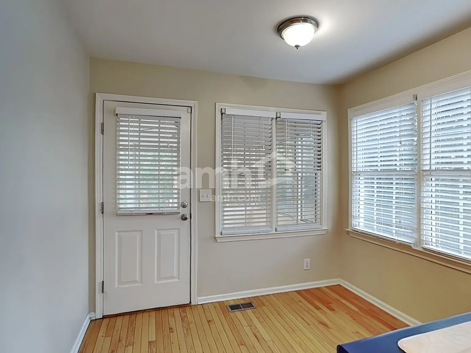 3 bed, 2.0 bath, 1464 sqft, $1,995 — Photo 4