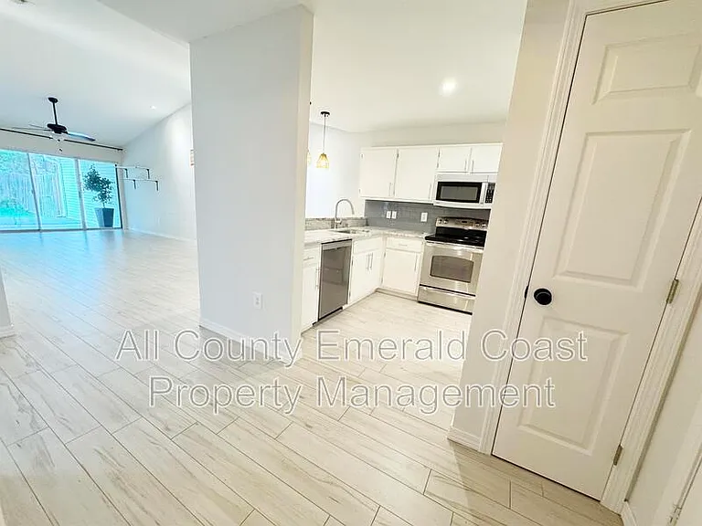 204 Via Largo — Photo 11