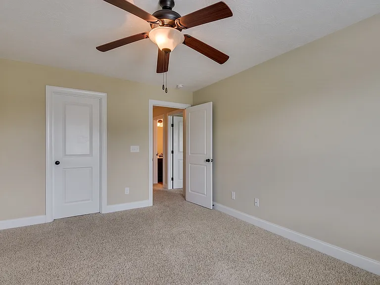 5458 Everlook Cir — Photo 36
